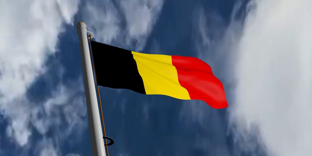 Proximus sprak in maart 2020 de ambitie uit om in 2025 2,4 miljoen gezinnen en bedrijven in België van glasvezel te voorzien. Om de ambitie waar te maken kondigt Proximus overeenkomsten aan met de Nederlandse glasvezelbedrijven Eurofiber en Delta Fiber Nederland.