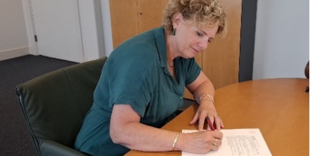 Dirksen neemt Klict over