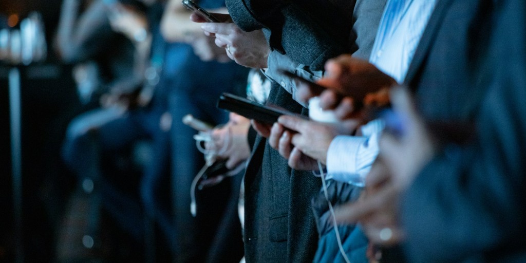Mobiel datagebruik en glasvezel blijven groeien