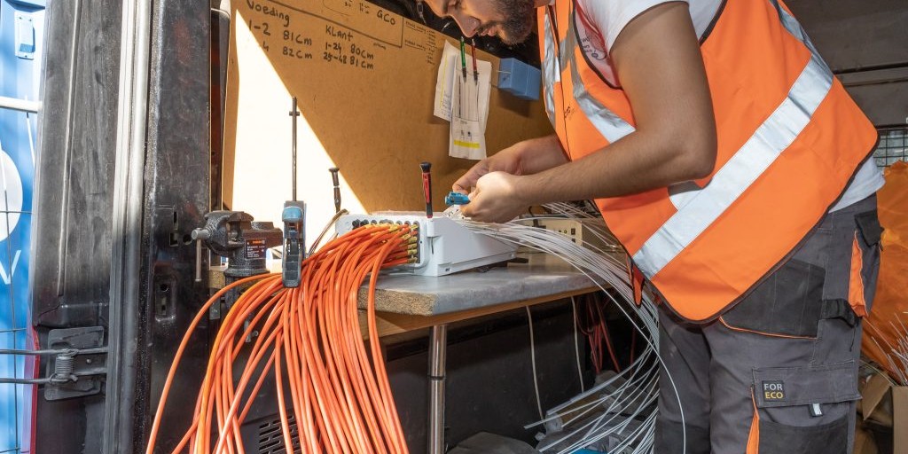 Stichting FttX Certificering opent examens voor alle 11 certificaten voor glasvezeltechnici