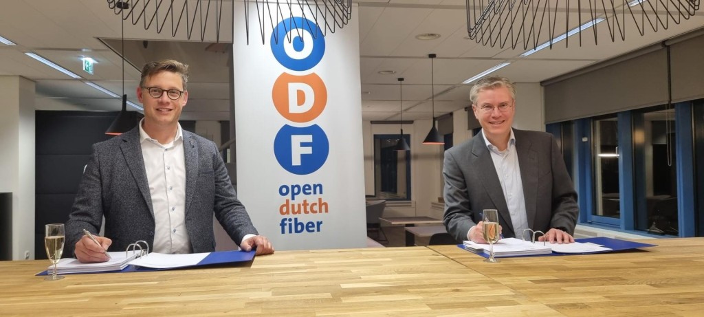 Niels Kamphuis, directeur FttX bij VolkerWessels Telecom (links) en Michael Griffioen, co-CEO bij Open Dutch Fiber