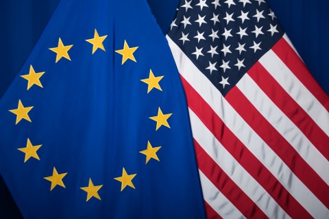 EU publiceert aangepaste lijst met tegenmaatregelen: telecomglasvezel geschrapt, inwerkingtreding opgeschort