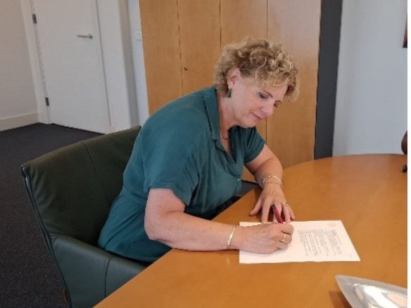 Dirksen neemt Klict over