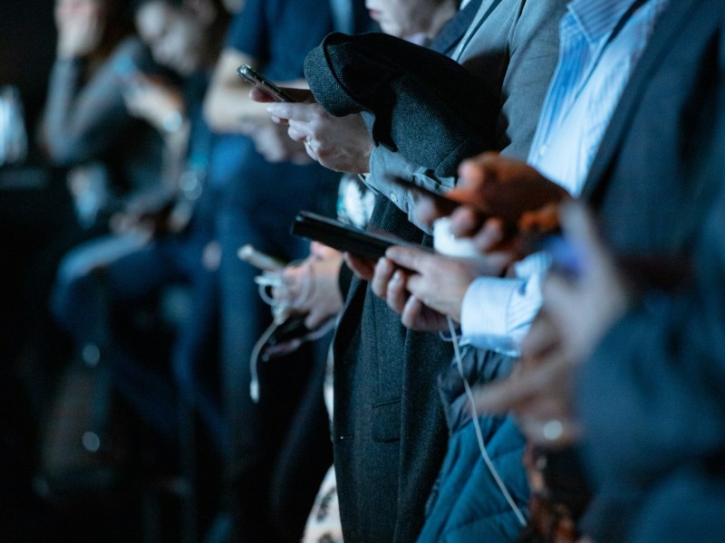 Mobiel datagebruik en glasvezel blijven groeien